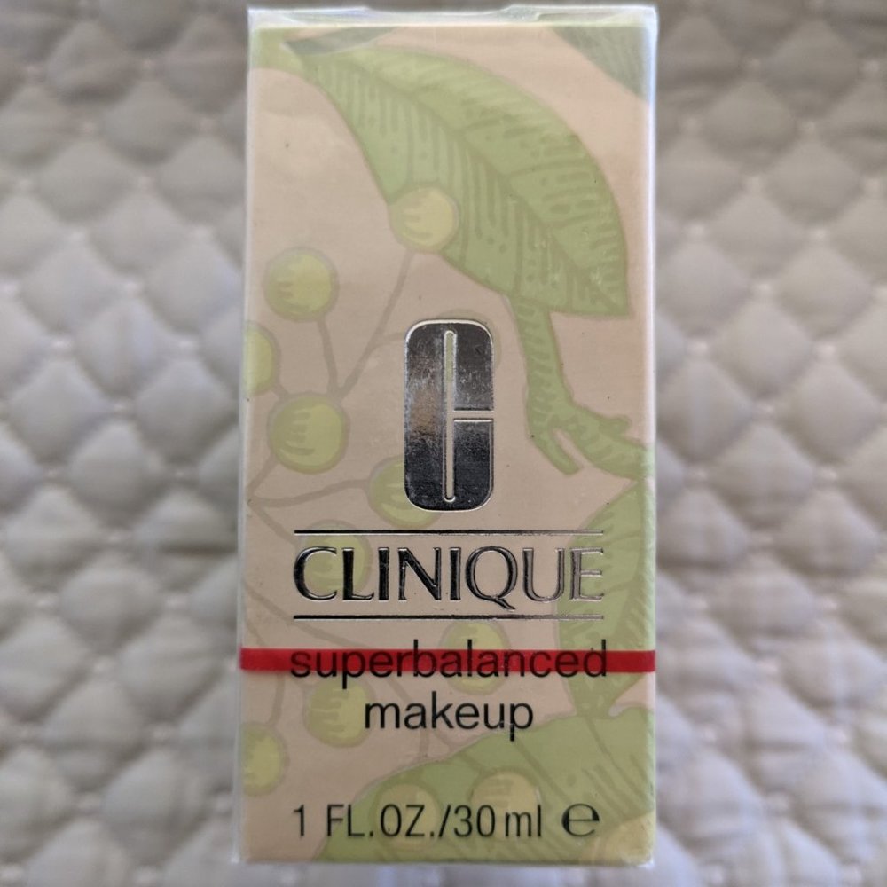 NEW-Clinique super balanced makeup - 06 linen